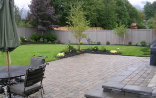 Roman Cobblestone Northwest Blend, Tuscan Stone/Pisastone Cap Wall